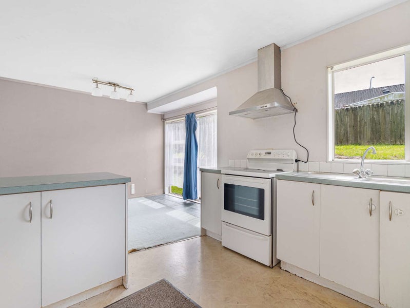 6 Skelton Avenue, Randwick Park, Auckland - Carousel 2