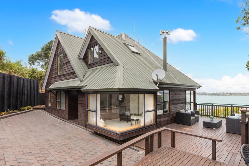 1 Bamfield Place, Hillsborough, Auckland - Carousel 2