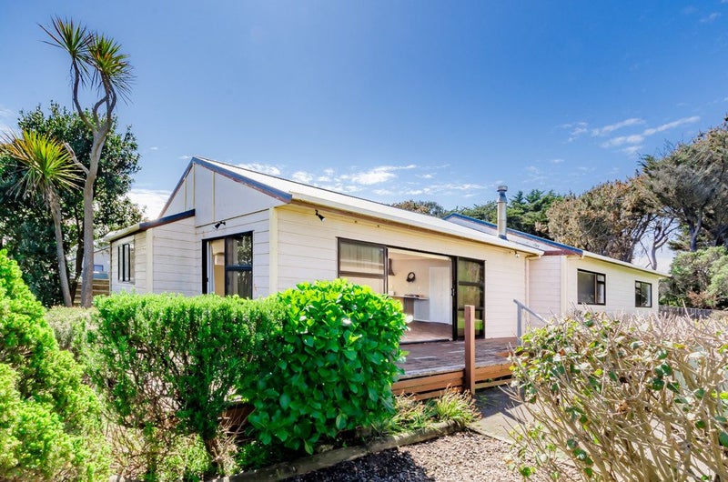 26 Scott Avenue, Otaki Beach, Otaki - Carousel 2