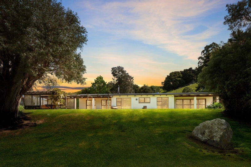 603 State Highway 1, Blenheim - Carousel 1