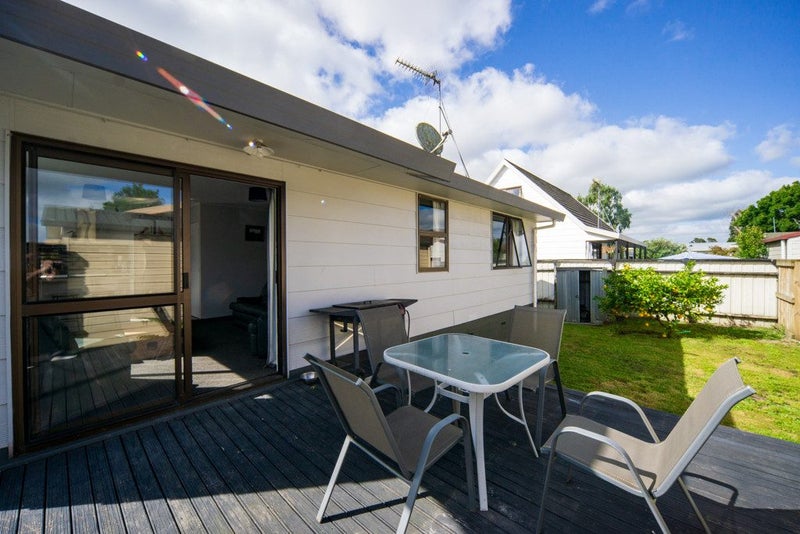 33B Breckons Avenue, Nawton, Hamilton - Carousel 14