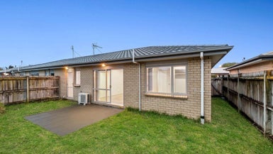 30/68 Fonteyn Street, Avondale, Auckland - Carousel 1