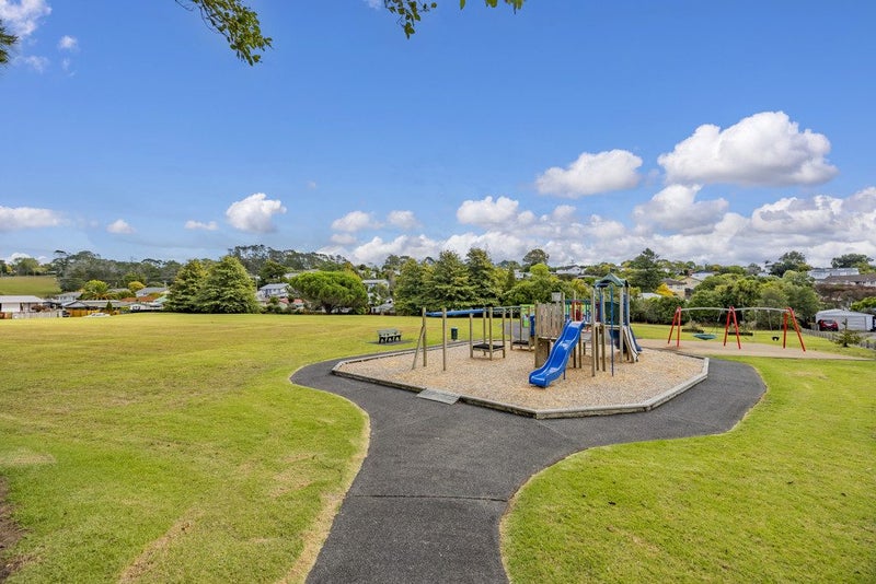 1/42 Starforth Place, Henderson, Auckland - Carousel 18