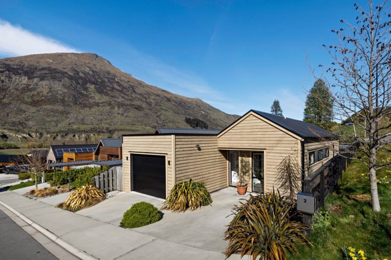 2 Huxley Place, Lake Hayes, Queenstown - Carousel 1