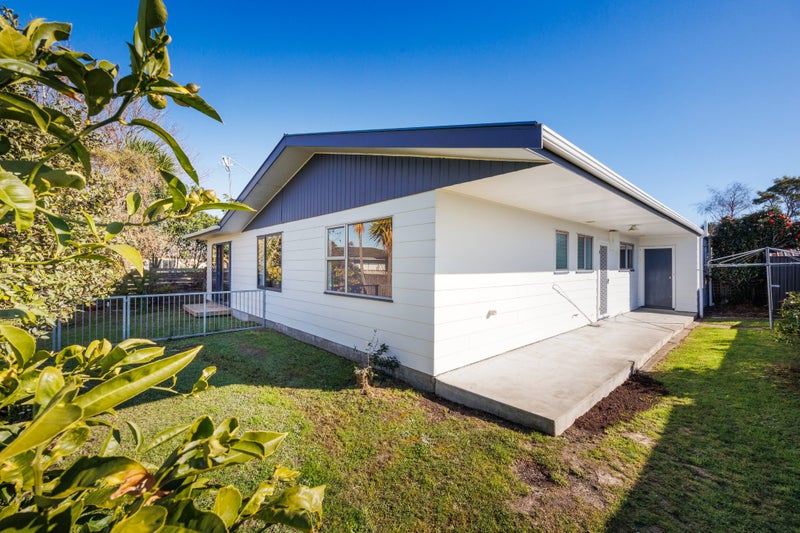 29B Dunk Place, Milson, Palmerston North - Carousel 2