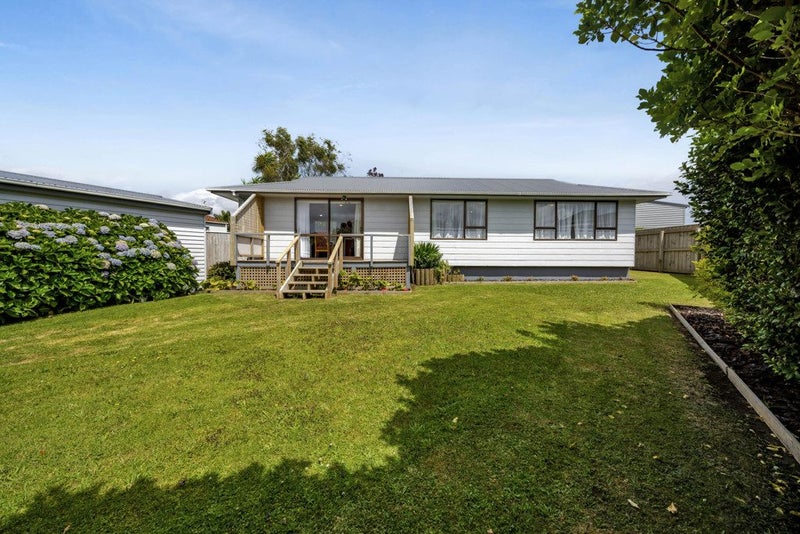 8 Wicklow Place, Bell Block, New Plymouth - Carousel 1