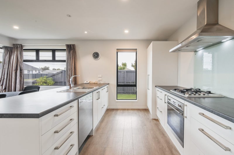 16 Sandy Avenue, New Brighton, Christchurch - Carousel 2