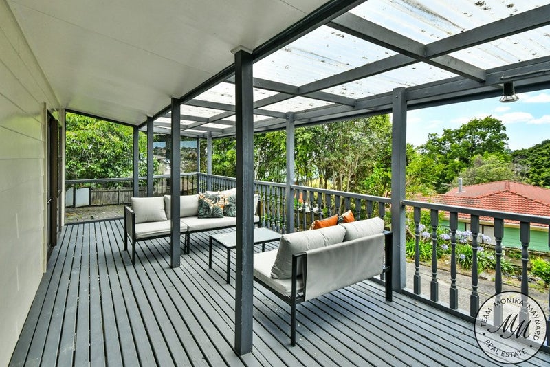 23 Paulownia Place, Totara Heights, Auckland - Carousel 1