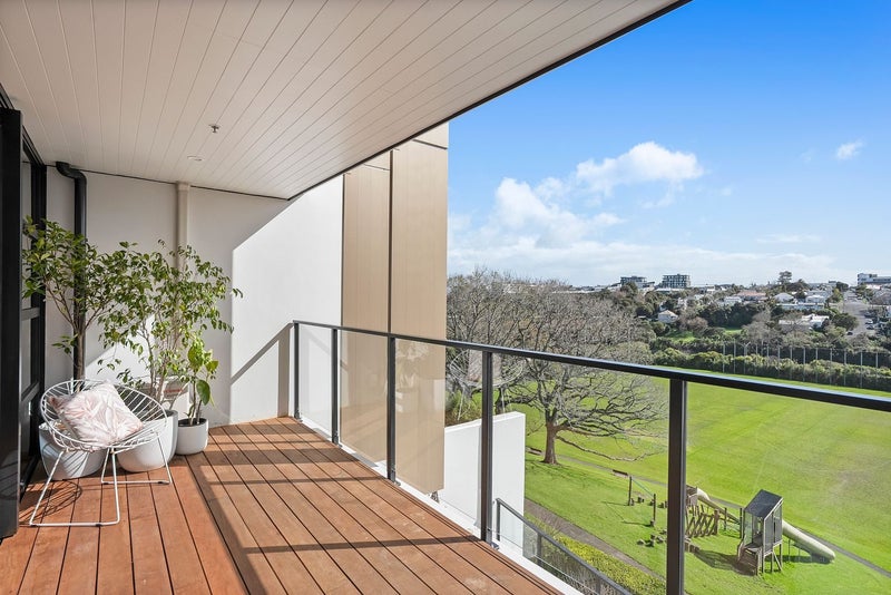 503/8 Kingsland Terrace, Kingsland, Auckland - Carousel 2