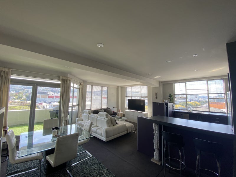 8/80 Kent Terrace, Mount Victoria, Wellington - Carousel 1