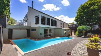 18B Montana Place, Merrilands, New Plymouth - Carousel 1