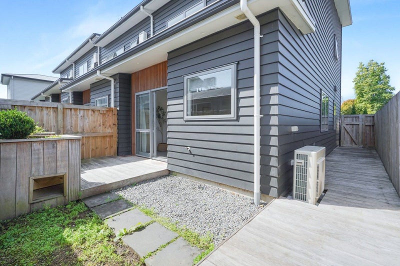 4/8 Richmond Street, Whitiora, Hamilton - Carousel 2