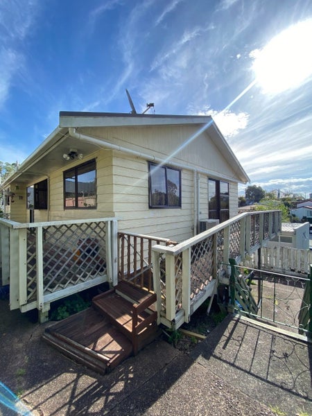 21 Don Croot Street, Morningside, Auckland - Carousel 1