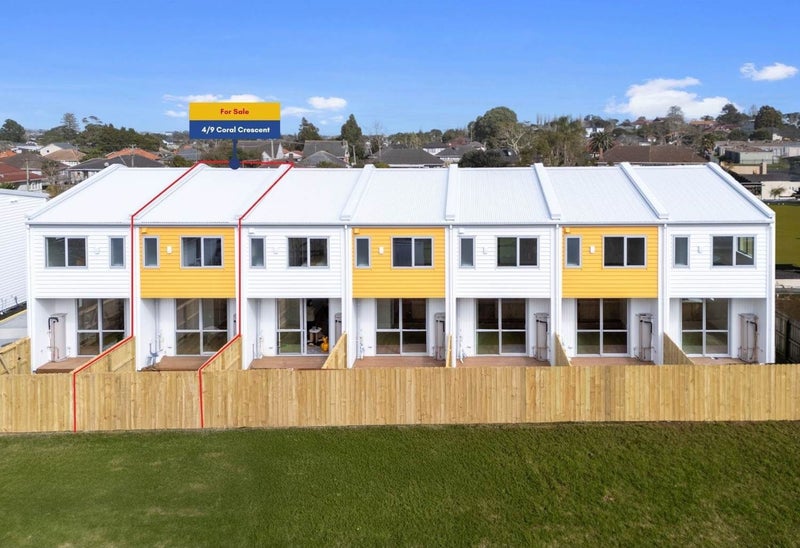 4/9 Coral Crescent, Panmure, Auckland - Carousel 1