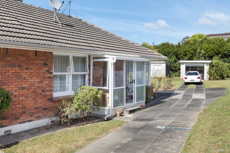 2/6 Margaret Place, Milford, Auckland - Carousel 1