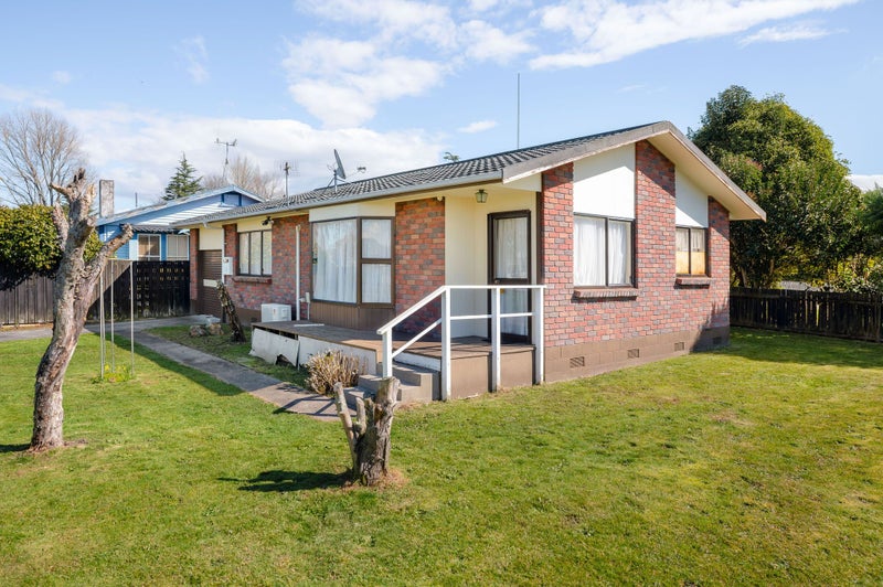 2A Saint Lukes Place, Bader, Hamilton - Carousel 2