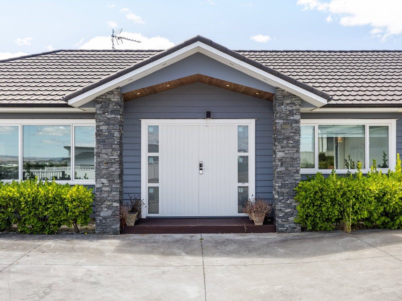 13 Dulverton Rise, Flagstaff, Hamilton - Carousel 2