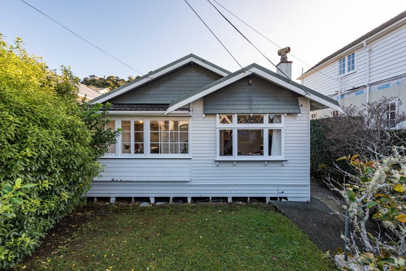 6 Friend Street, Karori, Wellington - Carousel 1