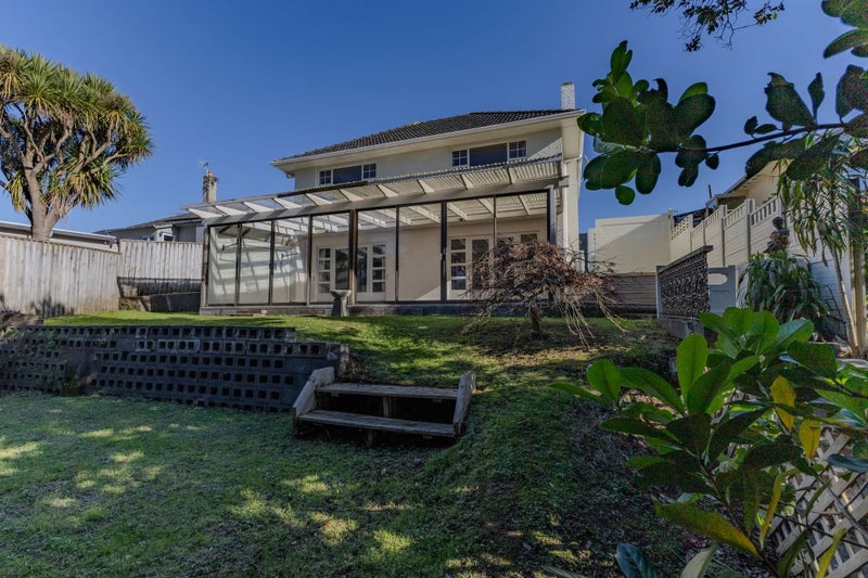 195 Coronation Avenue, Welbourn, New Plymouth - Carousel 1