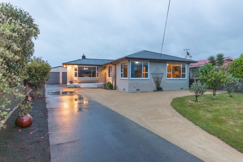 16 Nairn Crescent, Awapuni, Palmerston North - Carousel 1