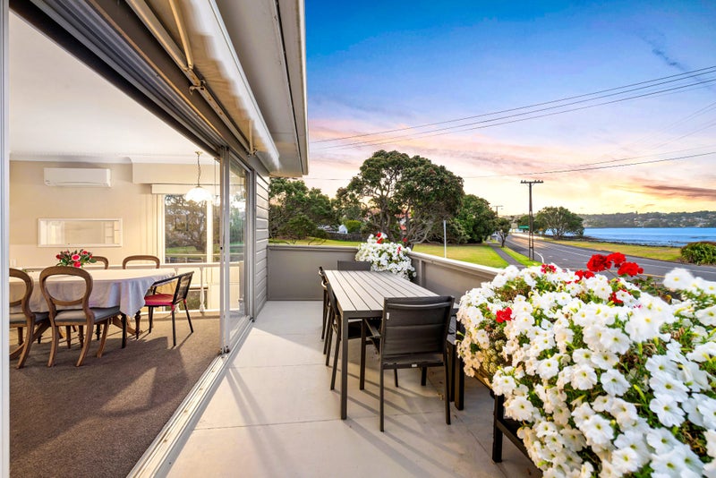 2 House Avenue, Mangere Bridge, Auckland - Carousel 1