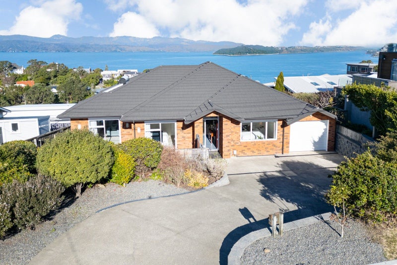 18 Mandalay Terrace, Khandallah, Wellington - Carousel 1
