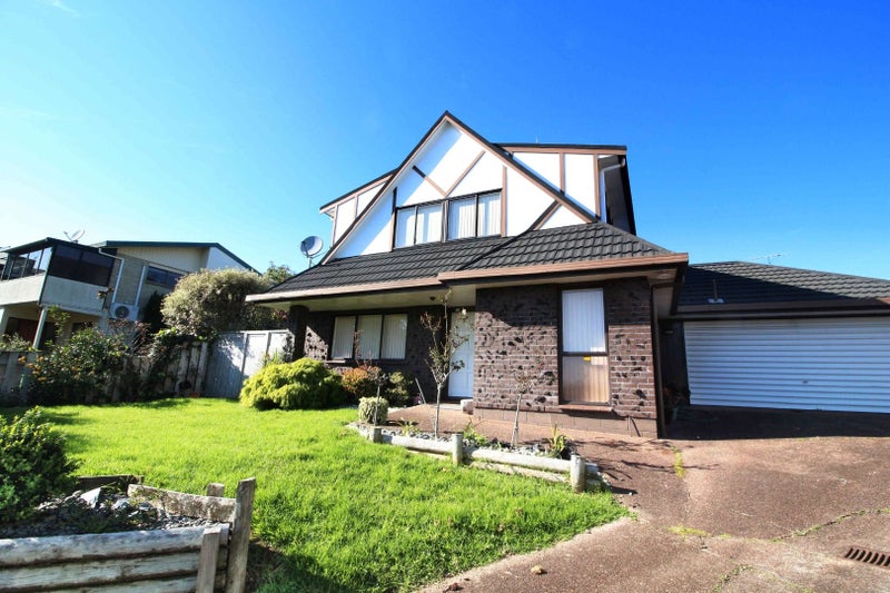 1/11 Malloy Place, Eastern Beach, Auckland - Carousel 1