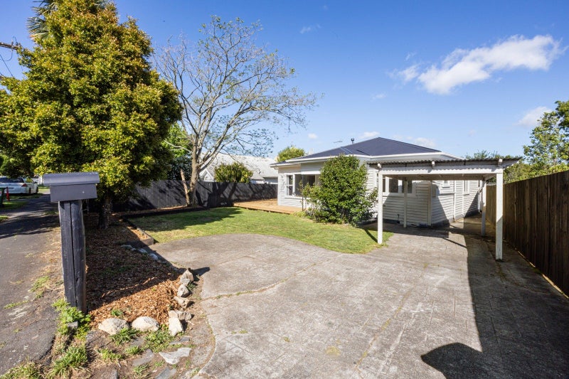 121A Forest Lake Road, Forest Lake, Hamilton - Carousel 2
