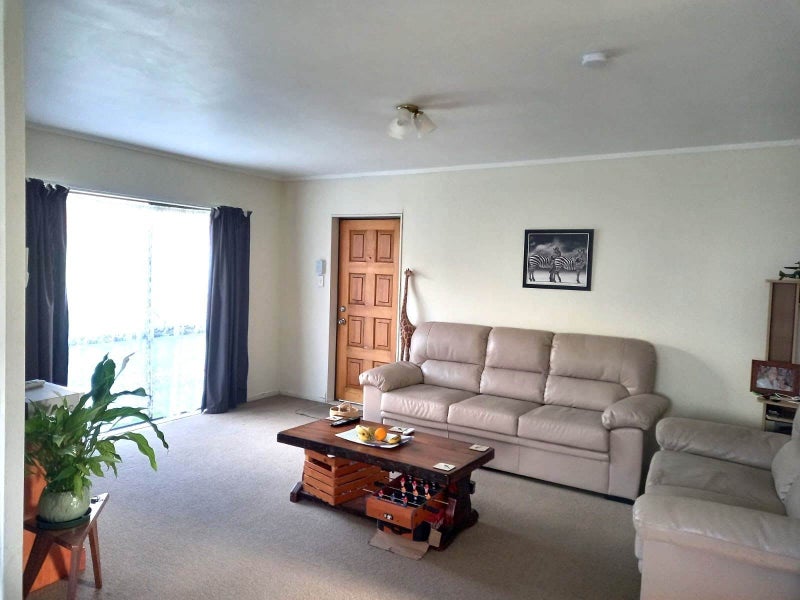 3 Mira Place, Windsor Park, Auckland - Carousel 2