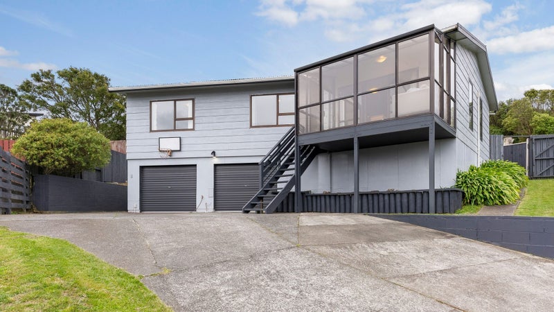 11 Sunhaven Drive, Newlands, Wellington - Carousel 1
