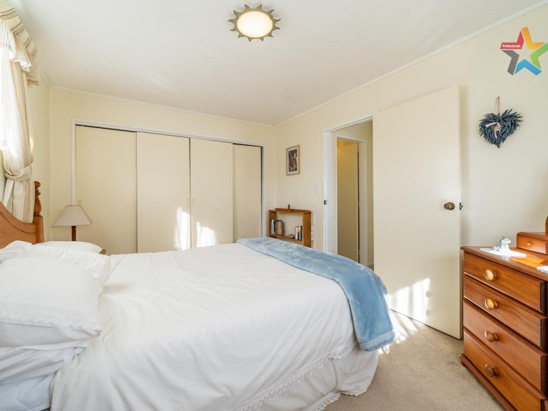 22 Waddington Drive, Naenae, Lower Hutt - Carousel 26