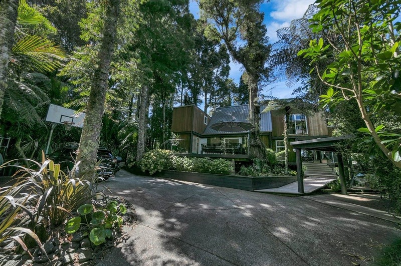 186C Woodlands Park Road, Titirangi, Auckland - Carousel 1