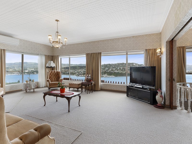 31 Kaikoura Street, Maupuia, Wellington - Carousel 1