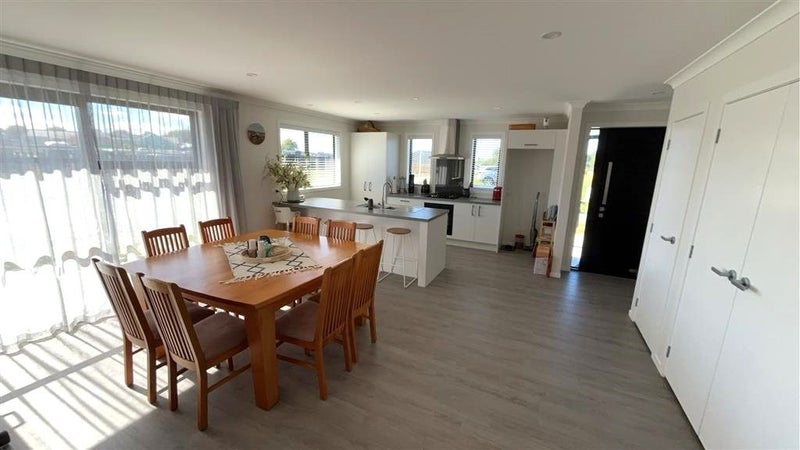 42 Evergreen Parade, Morrinsville, Morrinsville - Carousel 2