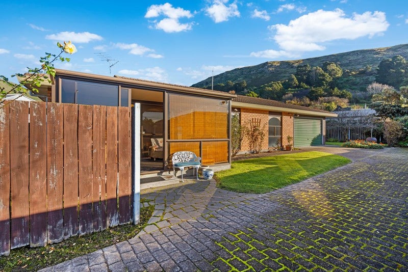 2/6 Vega Place, Heathcote Valley, Christchurch - Carousel 1