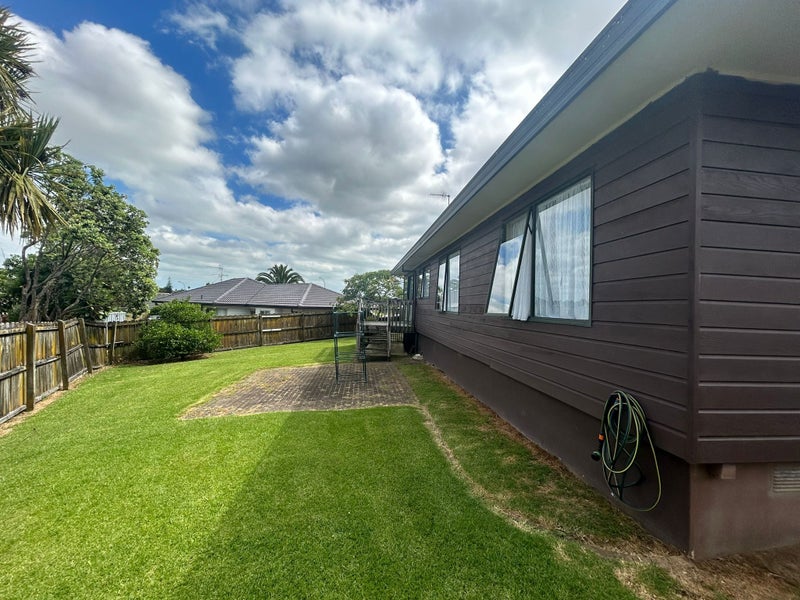 183 Burswood Drive, Burswood, Auckland - Carousel 1