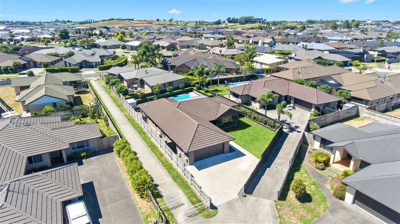 11 Foxbury Court, Rototuna North, Hamilton - Carousel 26