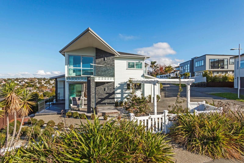 40 Caldera Drive, Long Bay, Auckland - Carousel 1