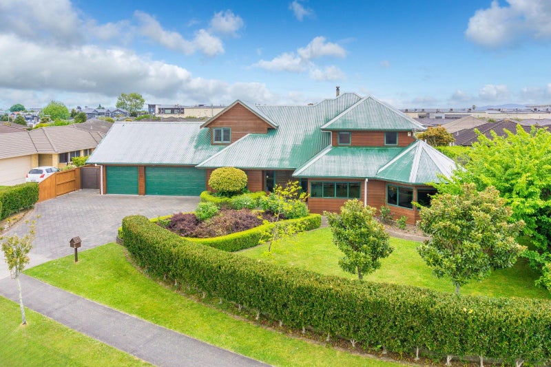 19 Parkside Drive, Huntington, Hamilton - Carousel 2