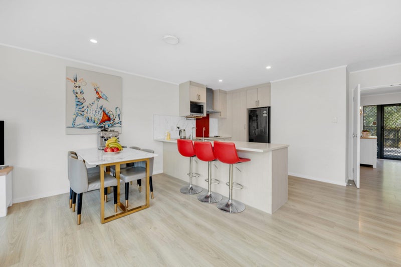 28A Ksenia Drive, Flat Bush, Auckland - Carousel 1
