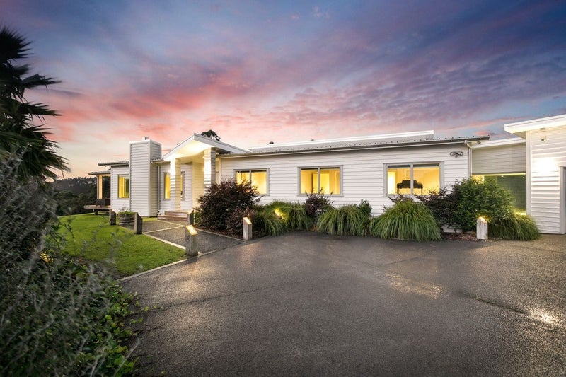 1225 East Coast Road, Albany - Carousel 1