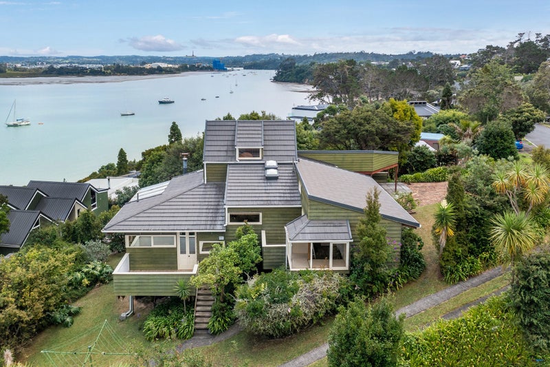 32 Brigantine Drive, Beach Haven, Auckland - Carousel 1