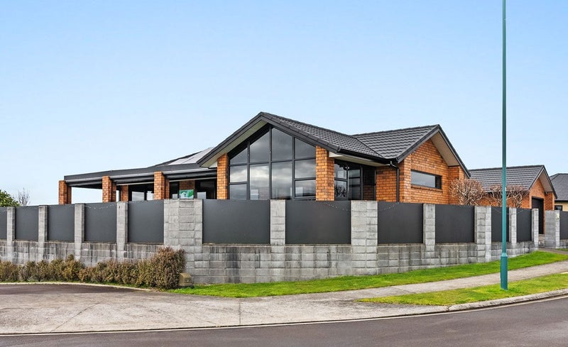 18 Manurau Crescent, Merrilands, New Plymouth - Carousel 24