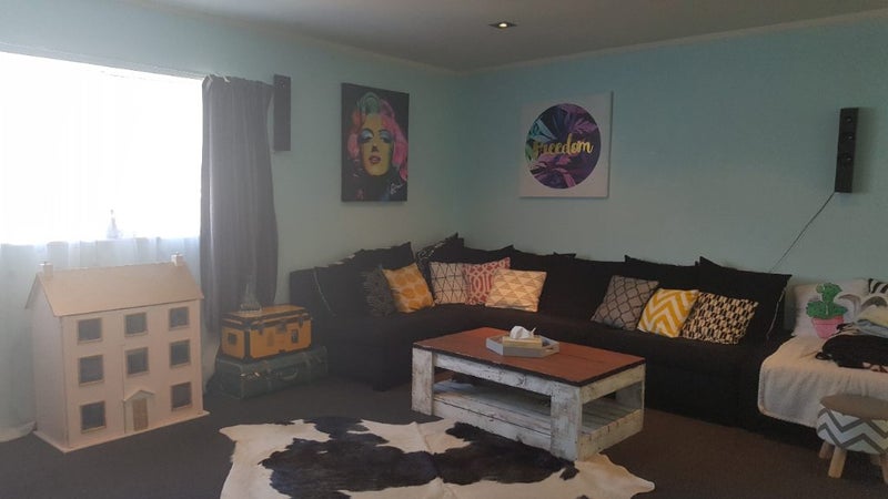 100 Rangituhi Crescent, Takapuwahia, Porirua - Carousel 2