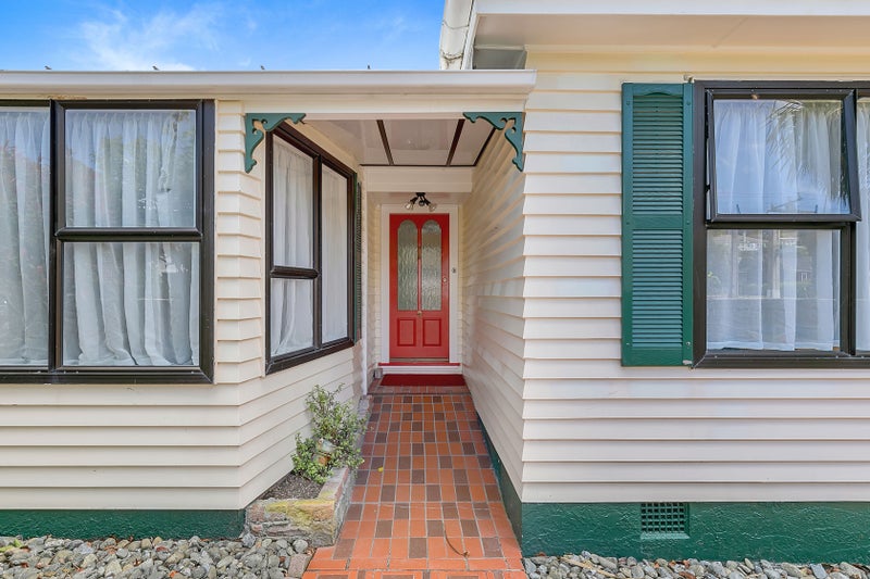 47C Duncan Street, Tawa, Wellington - Carousel 2