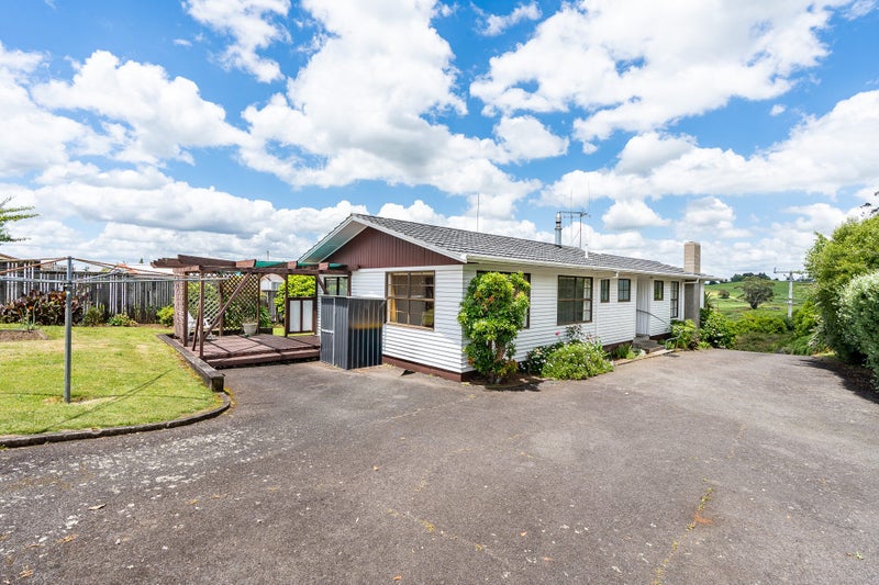 39 Cowley Drive, Temple View, Hamilton - Carousel 2