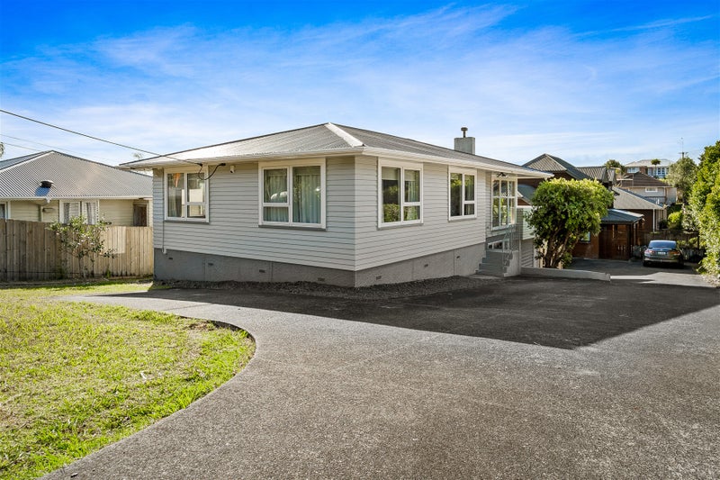 2/23 Bond Crescent, Forrest Hill, Auckland - Carousel 1