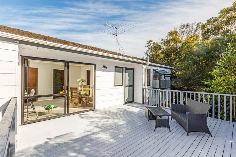 46 Girrahween Drive, Totara Vale, Auckland - Carousel 2