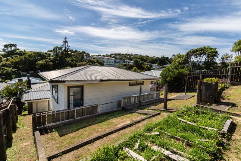 101 Kenmore Street, Newlands, Wellington - Carousel 27