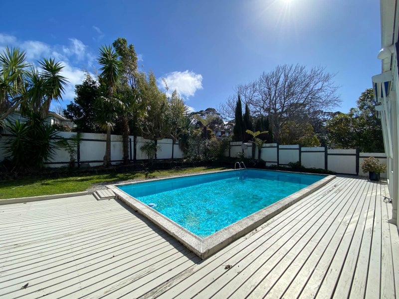 15 Ravenwood Drive, Forrest Hill, Auckland - Carousel 2